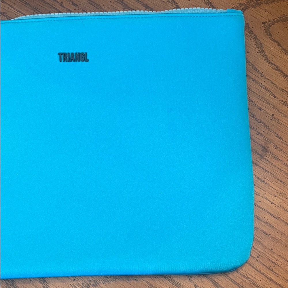 Triangl Santa Rosa blue neoprene zip pouch - Picture 3 of 9
